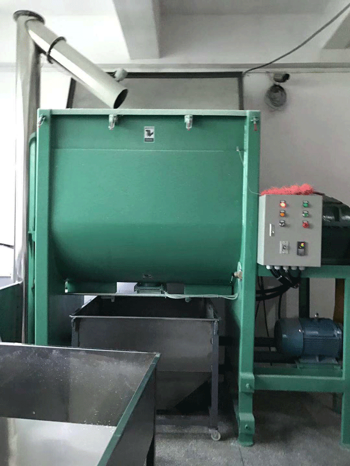 厦门塑料加热卧式安博官网为覃小姐创造了财富，增加了效率！